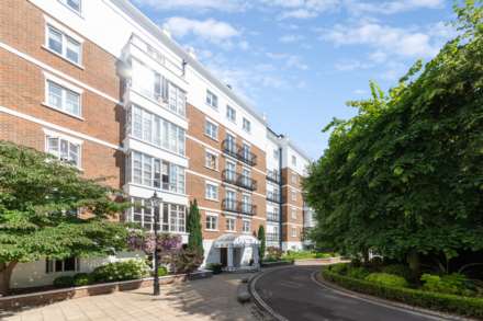Oak Lodge, Kensington Green, W8, Image 9