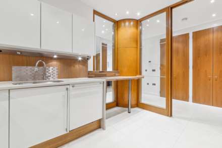 Wycombe Square, London, Image 10
