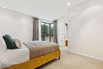 Wycombe Square, London, Image 11