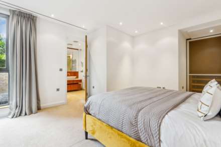 Wycombe Square, London, Image 12