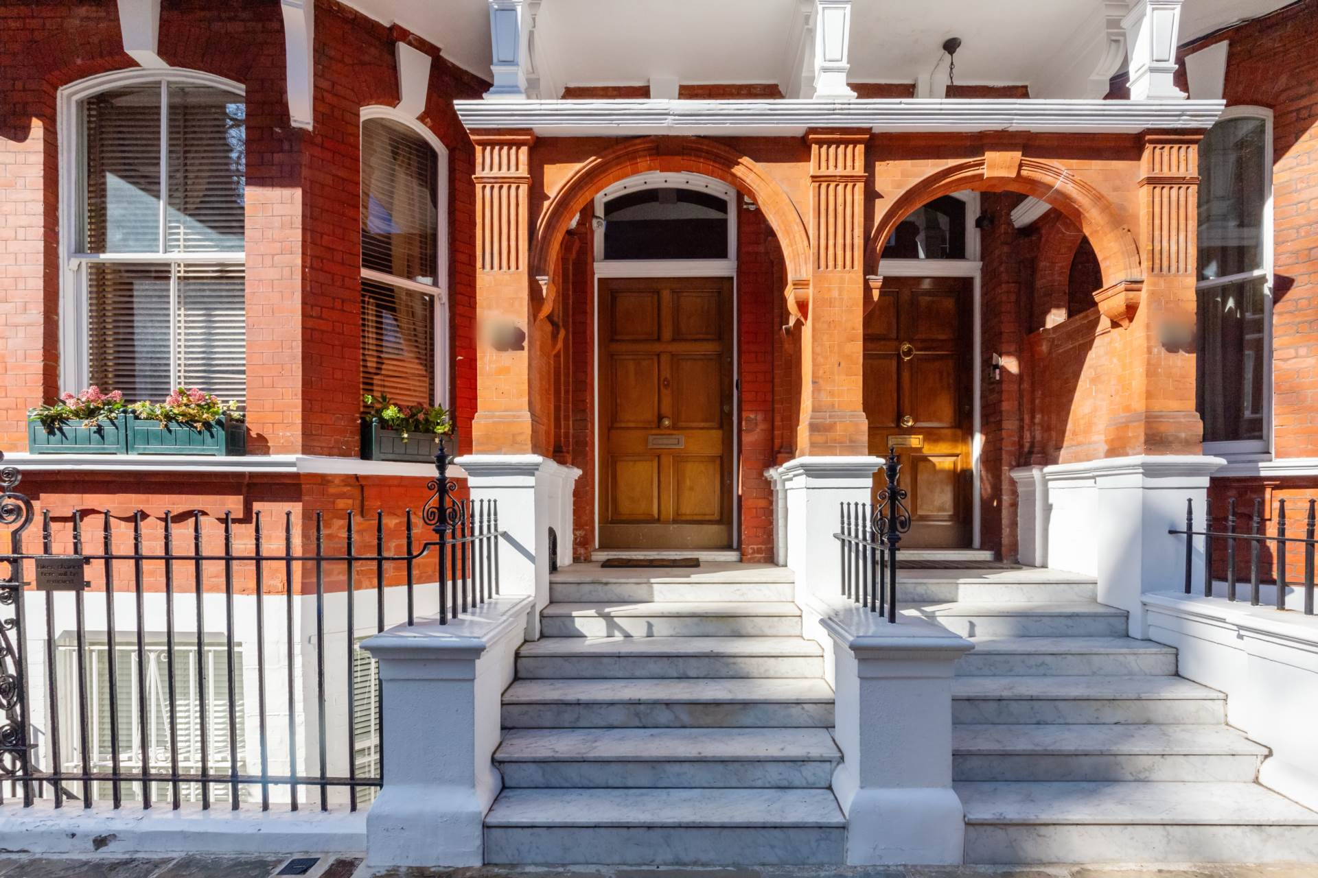 Cadogan Square, Chelsea, Image 1