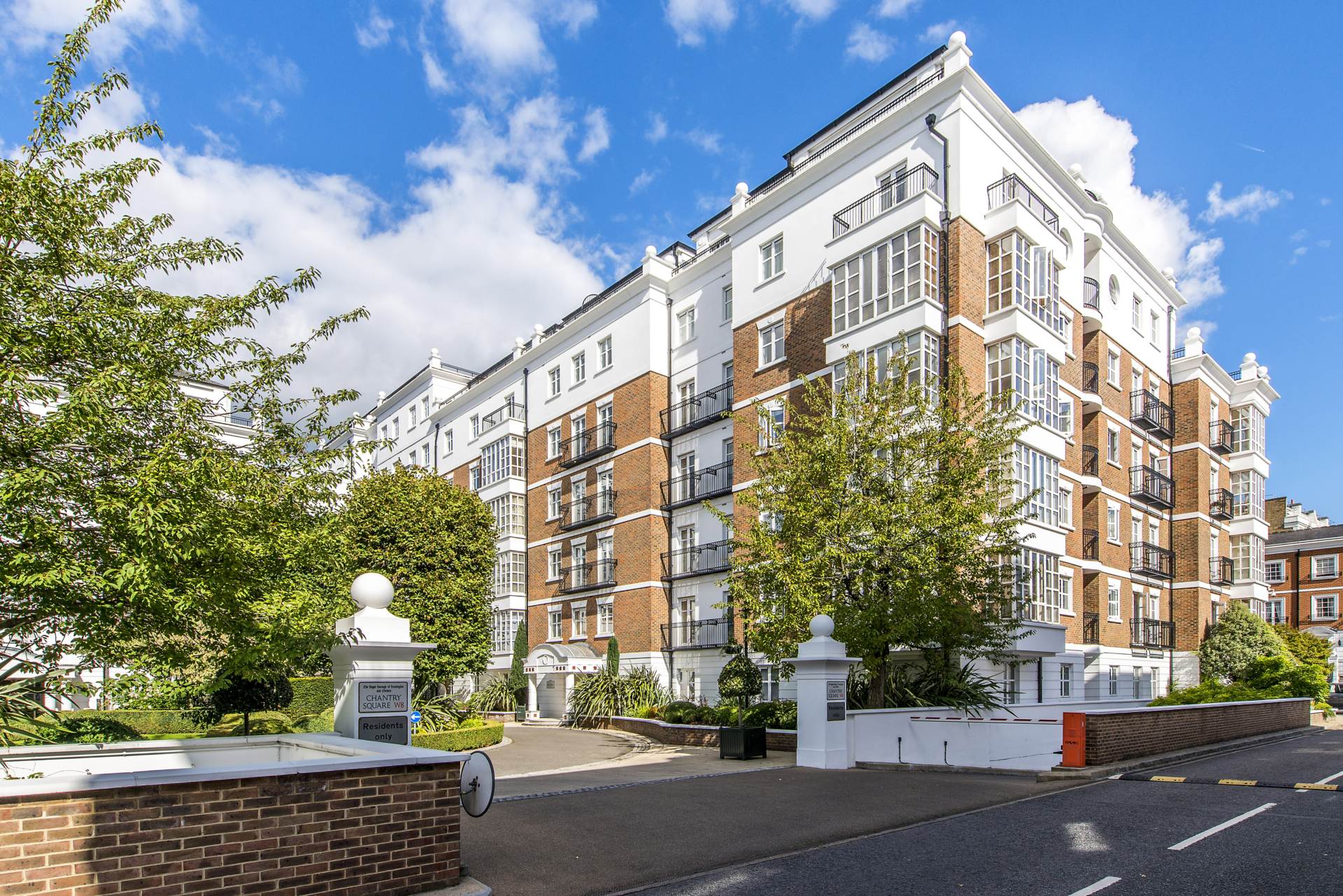 Oak Lodge, Kensington Green, Image 6