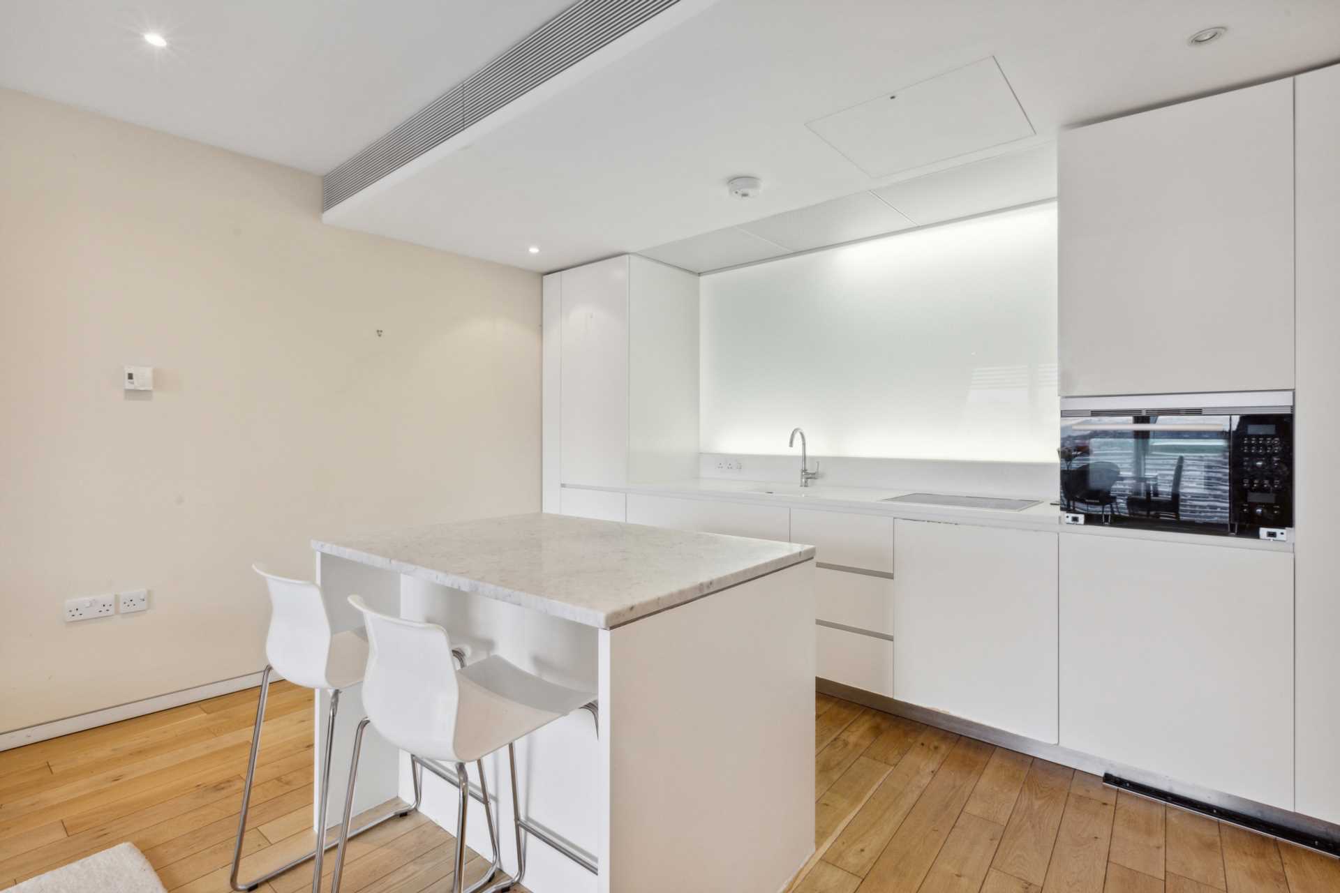 Albion Riverside, Battersea, SW11, Image 3