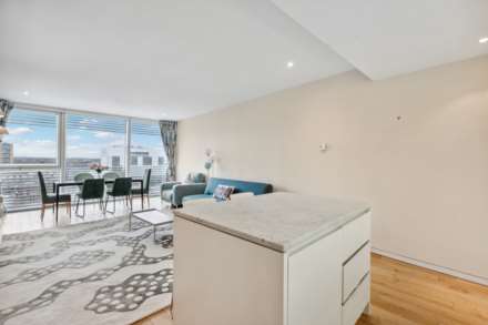 Albion Riverside, Battersea, SW11, Image 8