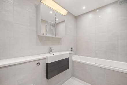 Elm Quay Court, Nine Elms, Image 6