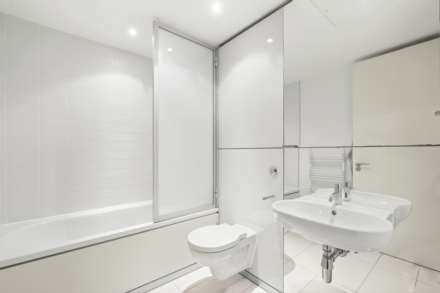 Apartment D51, Albion Riverside, Image 9