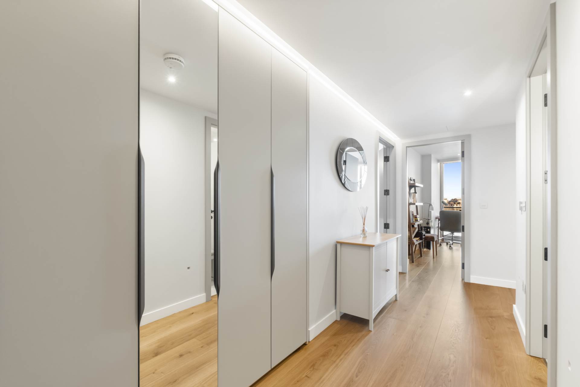 Hester Road, London, Image 16