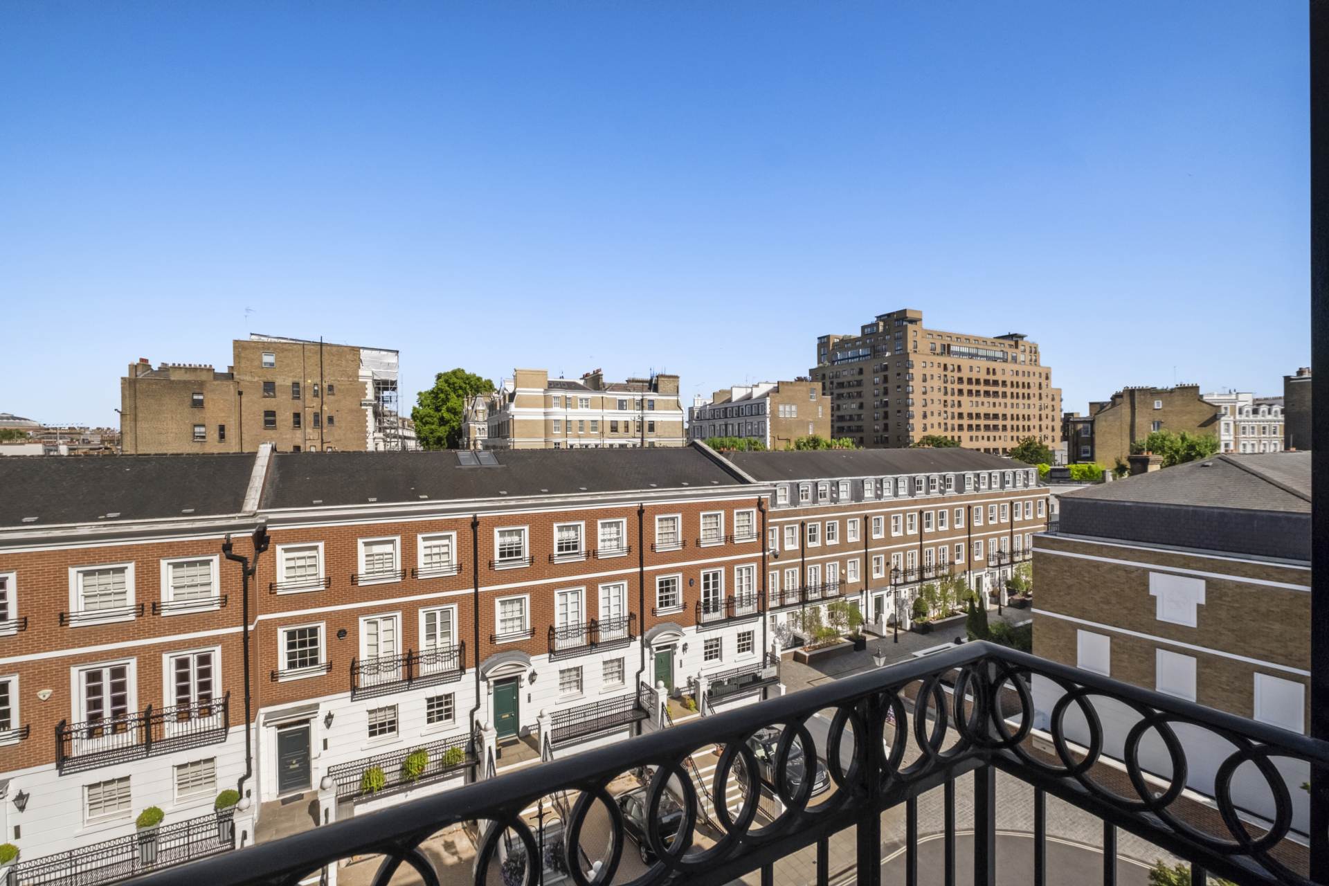 Oak Lodge, Kensington Green, W8, Image 15
