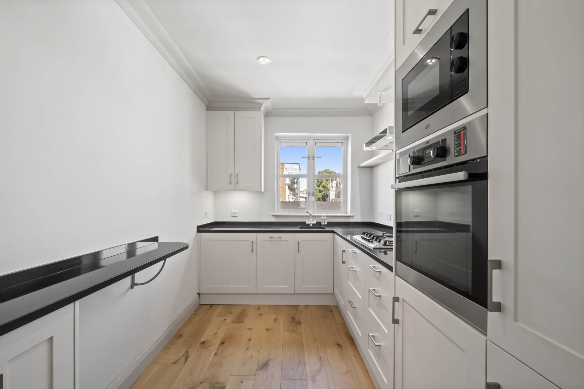 Oak Lodge, Kensington Green, W8, Image 5
