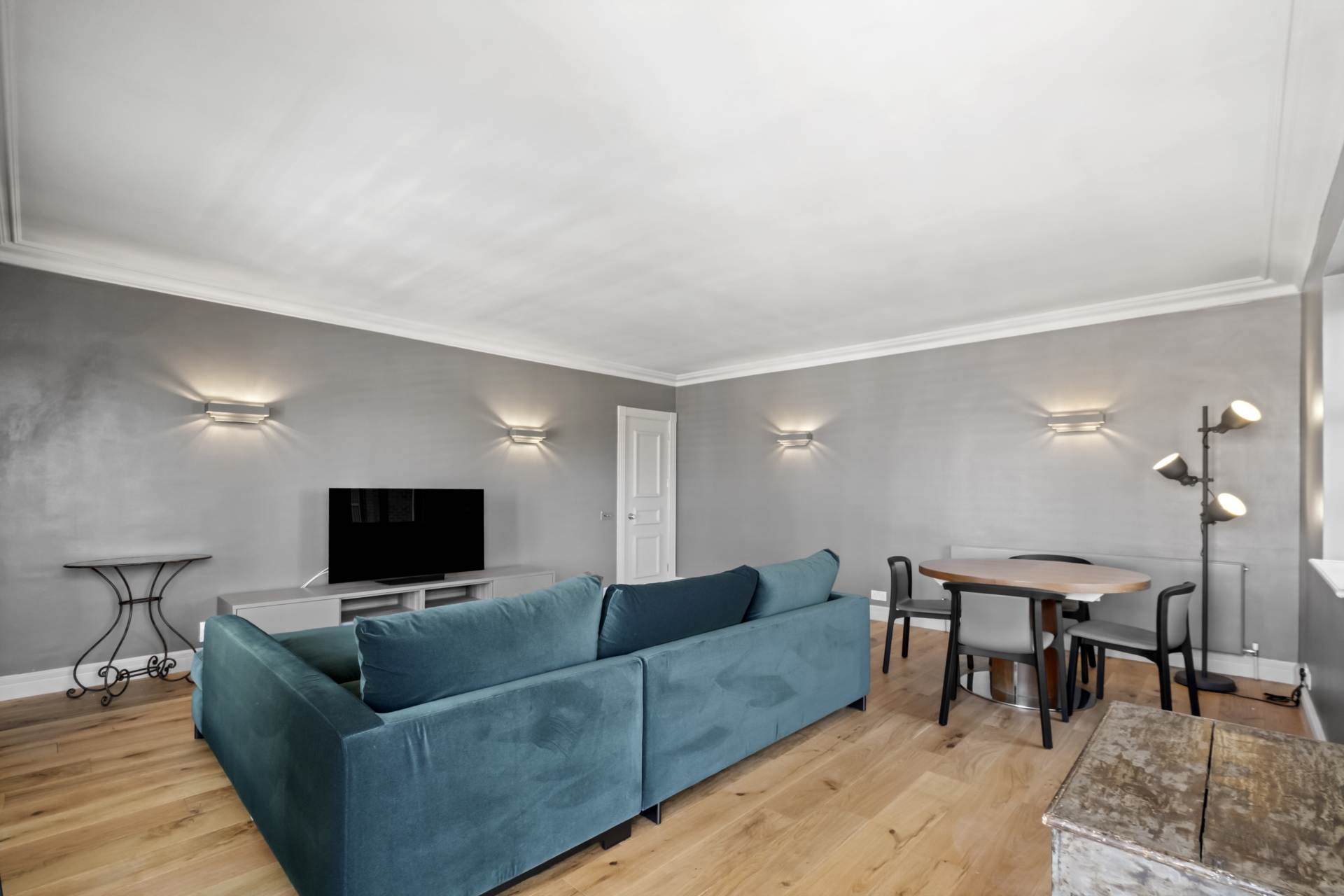 Oak Lodge, Kensington Green, W8, Image 9