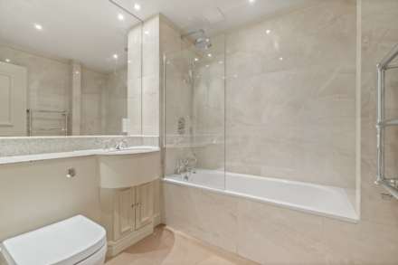 Oak Lodge, Kensington Green, W8, Image 14