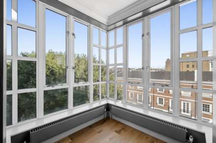 Oak Lodge, Kensington Green, W8, Image 3