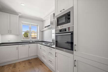 Oak Lodge, Kensington Green, W8, Image 4