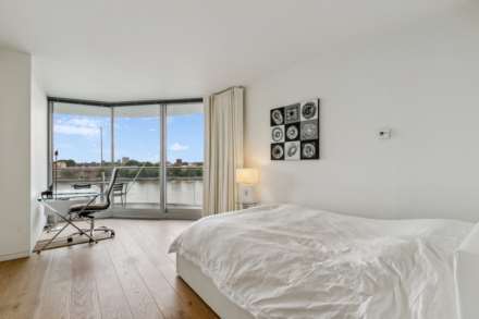 Albion Riverside, Battersea, SW11, Image 10
