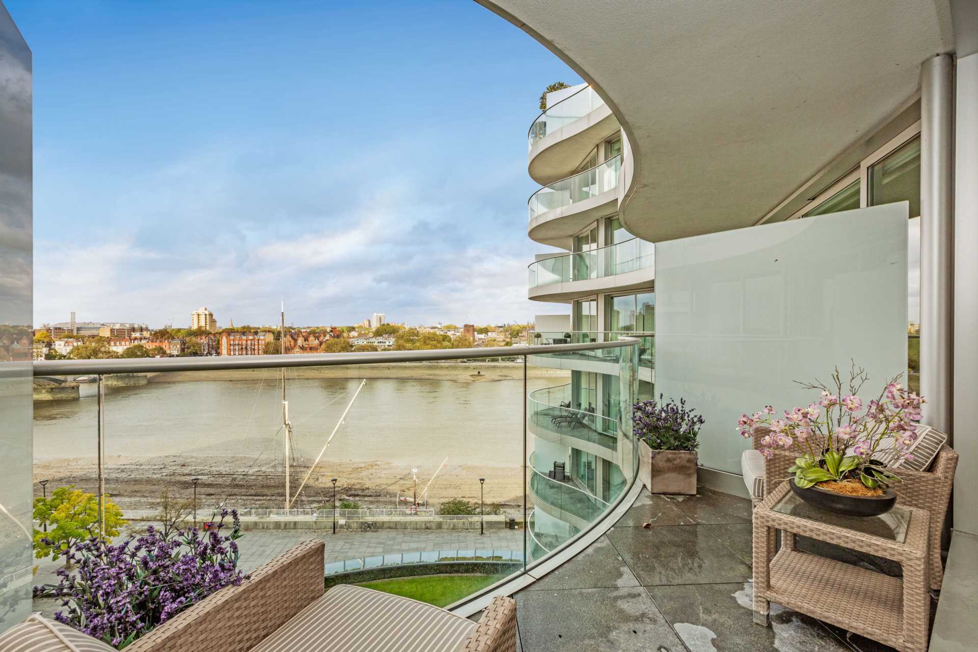 Albion Riverside, 8 Hester Road, SW11, Image 3