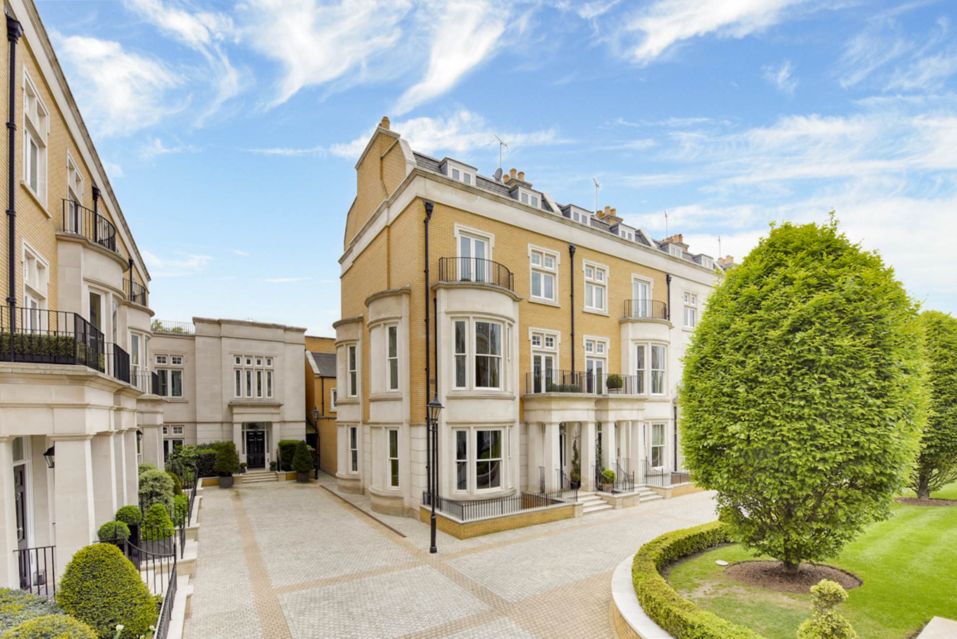 Wycombe Square, Kensington W8, Image 3