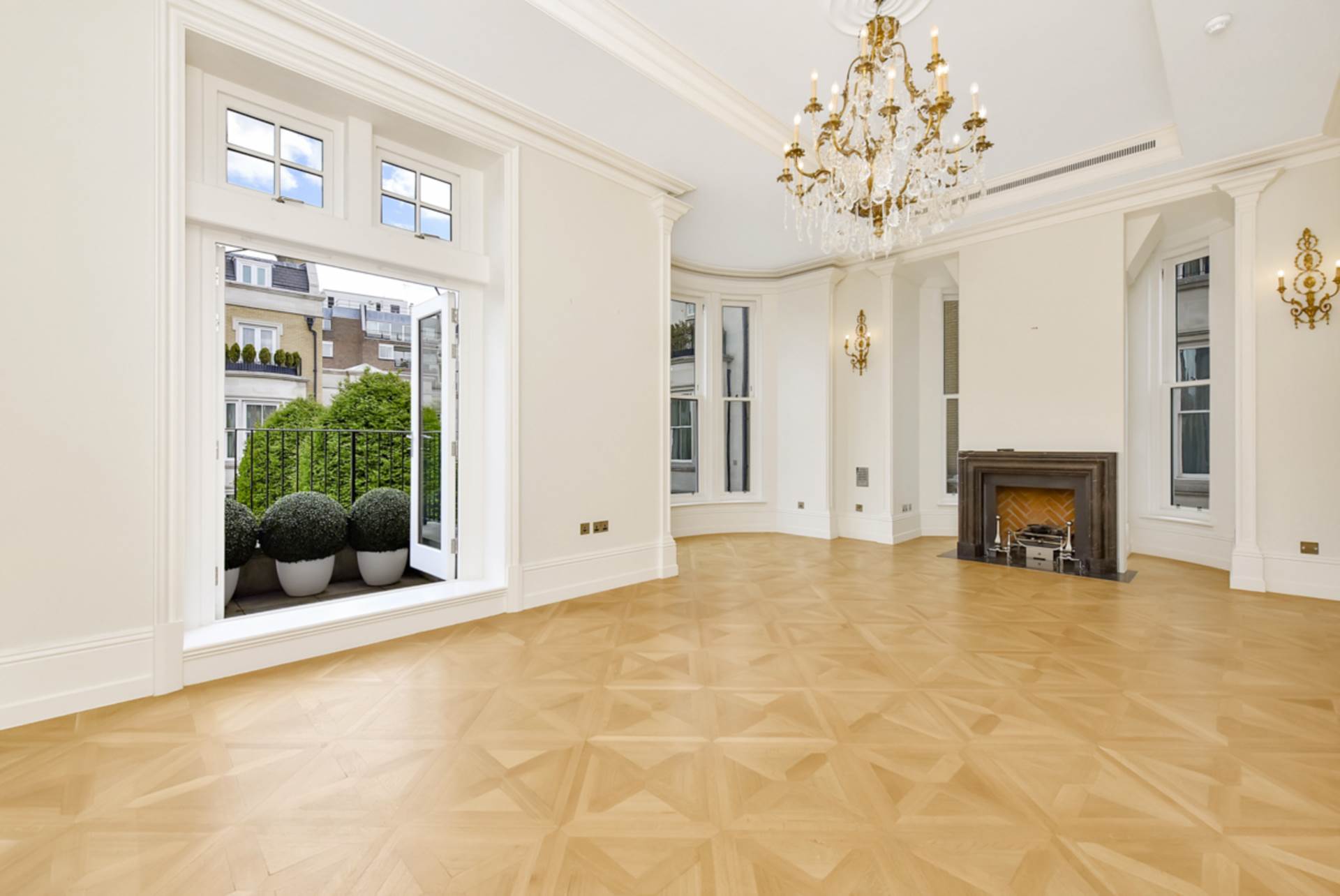 Wycombe Square, Kensington W8, Image 4