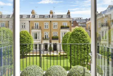 Wycombe Square, Kensington W8, Image 2