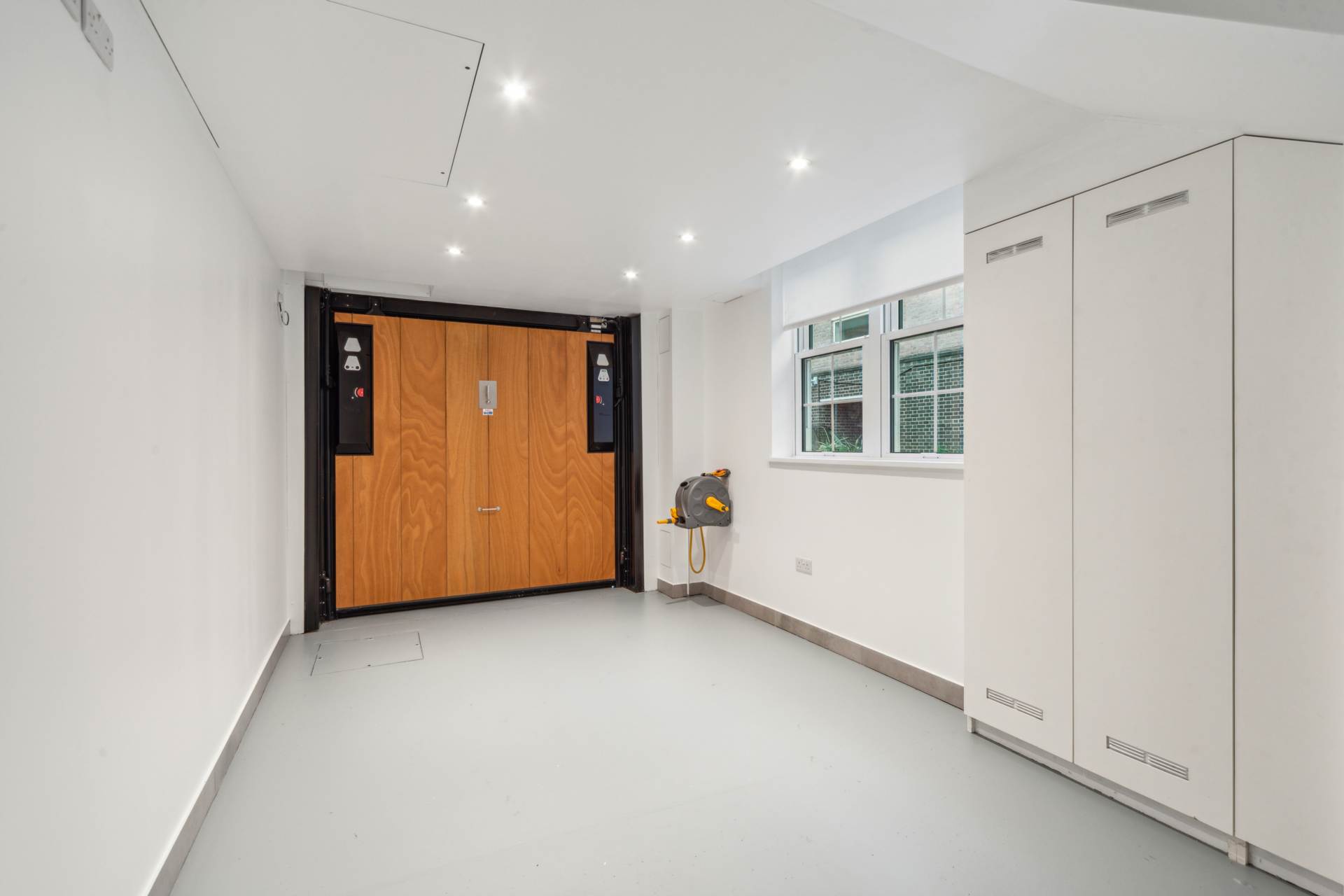 Princes Gate Mews, Knightsbridge SW7, Image 15