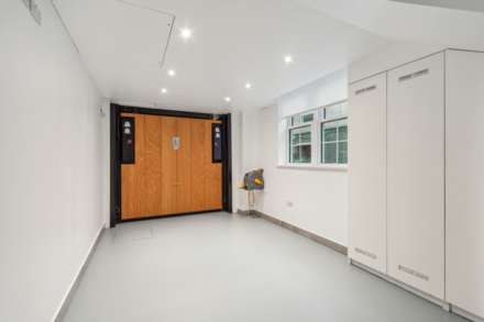 Princes Gate Mews, Knightsbridge SW7, Image 15