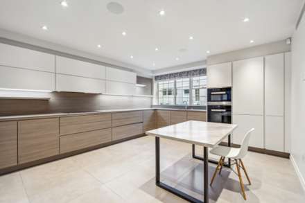 Princes Gate Mews, Knightsbridge SW7, Image 5