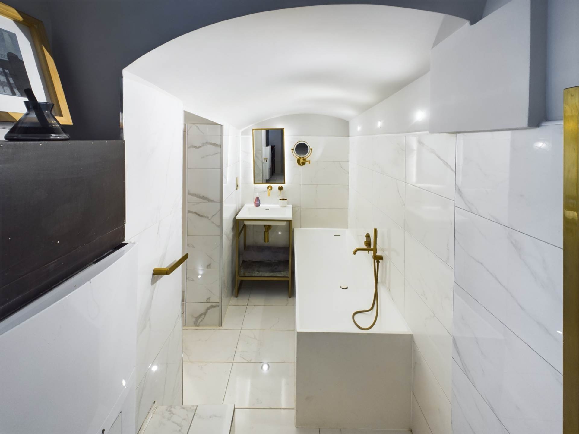 Palace Gardens Terrace, Kensington W8, Image 15