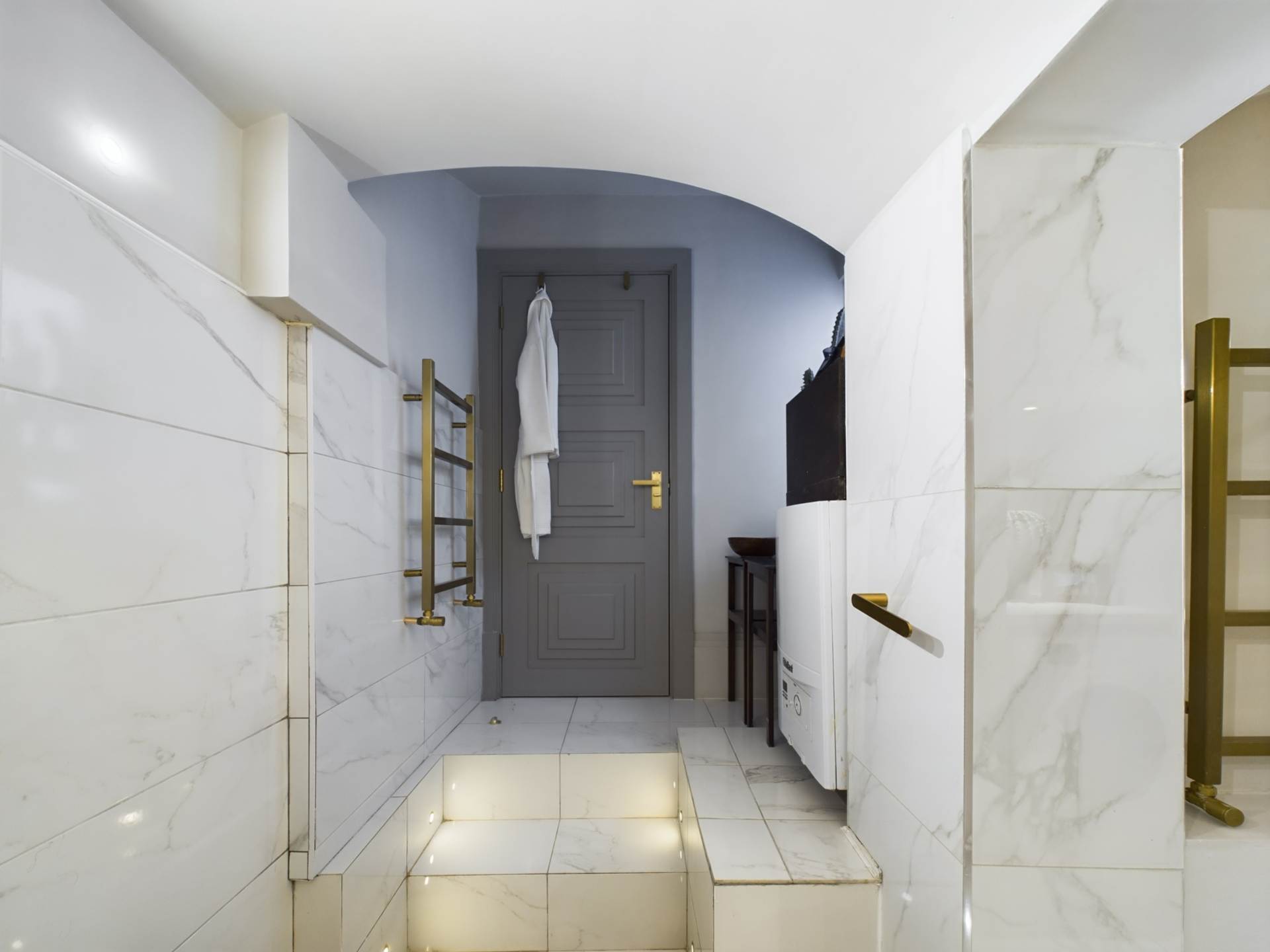 Palace Gardens Terrace, Kensington W8, Image 16