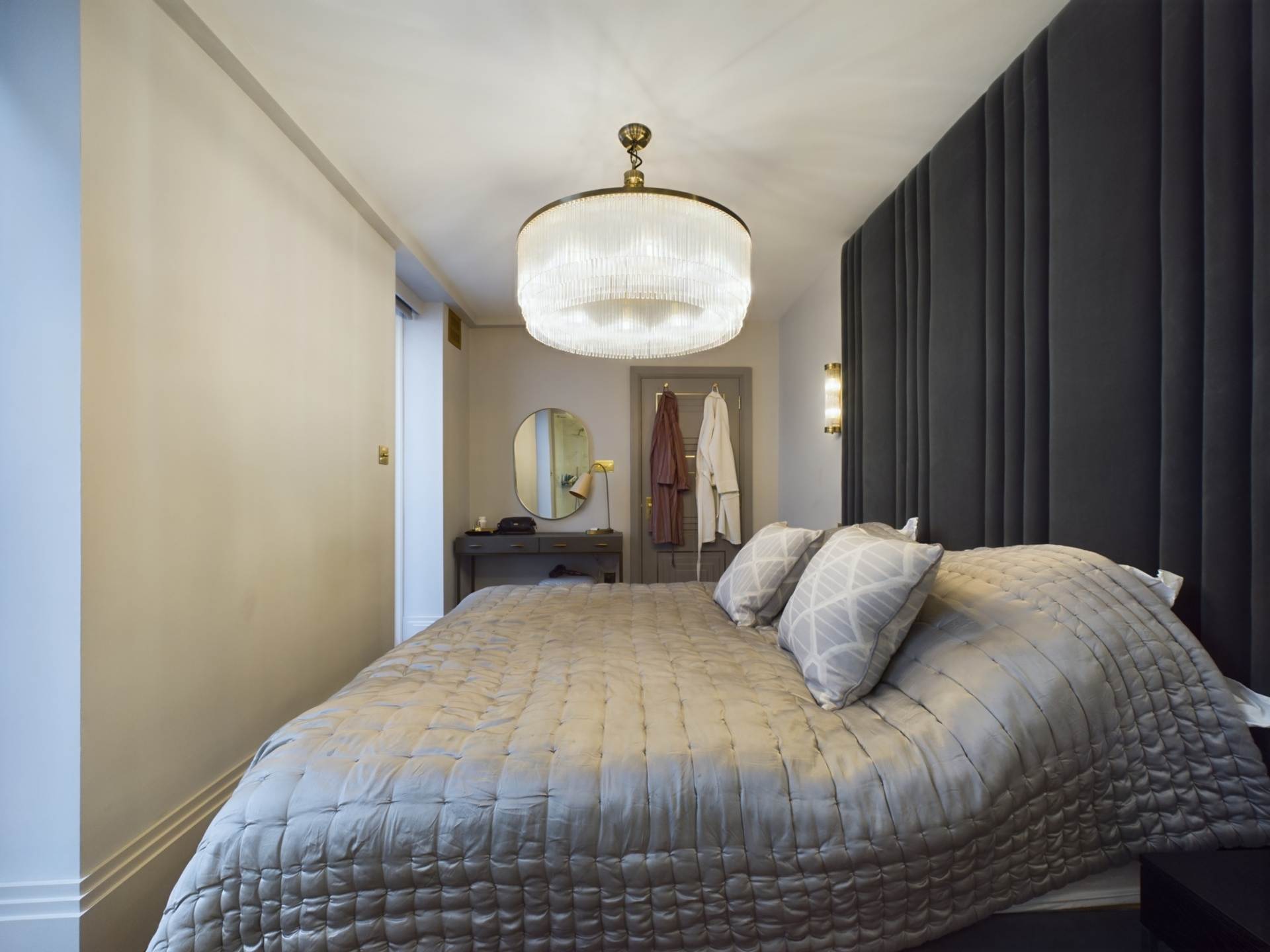 Palace Gardens Terrace, Kensington W8, Image 8