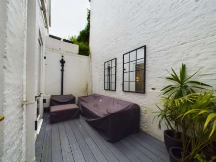 Palace Gardens Terrace, Kensington W8, Image 18