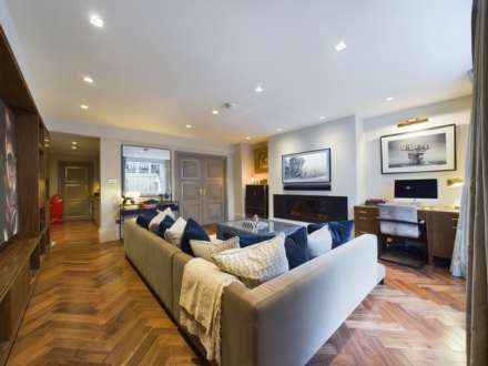 Palace Gardens Terrace, Kensington W8, Image 2