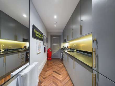 Palace Gardens Terrace, Kensington W8, Image 21