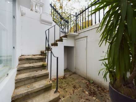 Palace Gardens Terrace, Kensington W8, Image 23