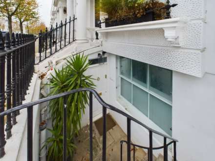 Palace Gardens Terrace, Kensington W8, Image 24