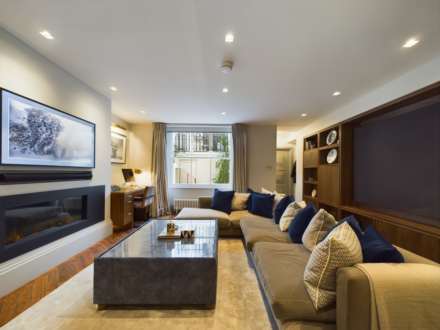 Palace Gardens Terrace, Kensington W8, Image 5