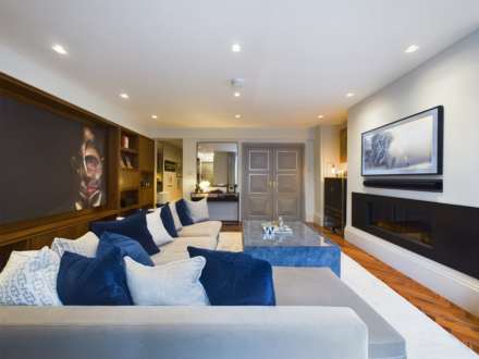 Palace Gardens Terrace, Kensington W8, Image 7