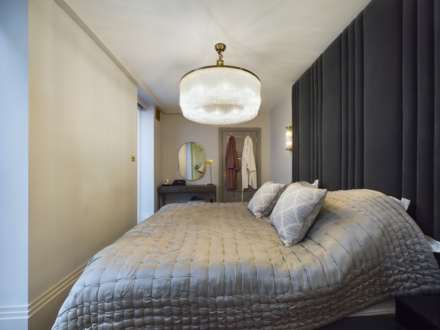 Palace Gardens Terrace, Kensington W8, Image 8