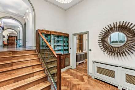 Albert Court, Prince Consort Road SW7, Image 5