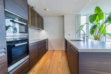 Penthouse, Waterson Building, Shoreditch E2, Image 6
