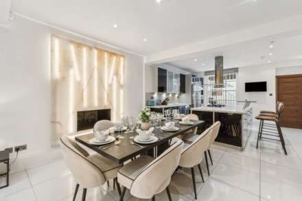 Trevor Place, Knightsbridge SW7, Image 2