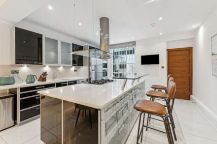 Trevor Place, Knightsbridge SW7, Image 3