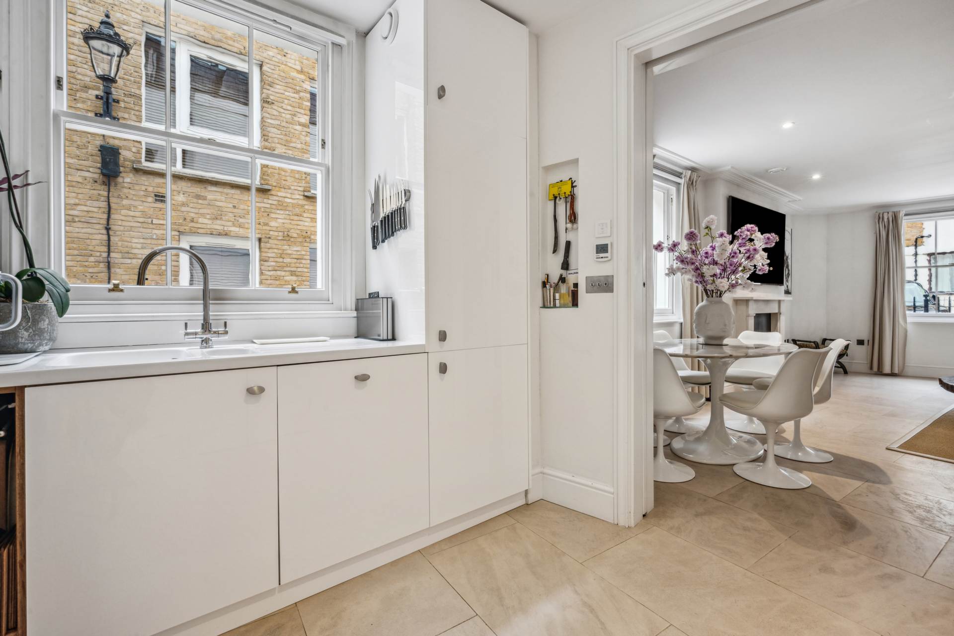 Montpelier Mews, Knightsbridge SW7, Image 6