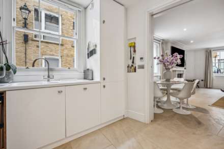 Montpelier Mews, Knightsbridge SW7, Image 6