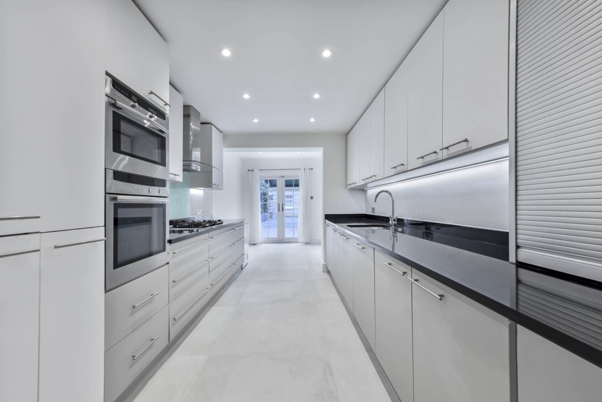 Moncorvo Close, Knightsbridge SW7, Image 10
