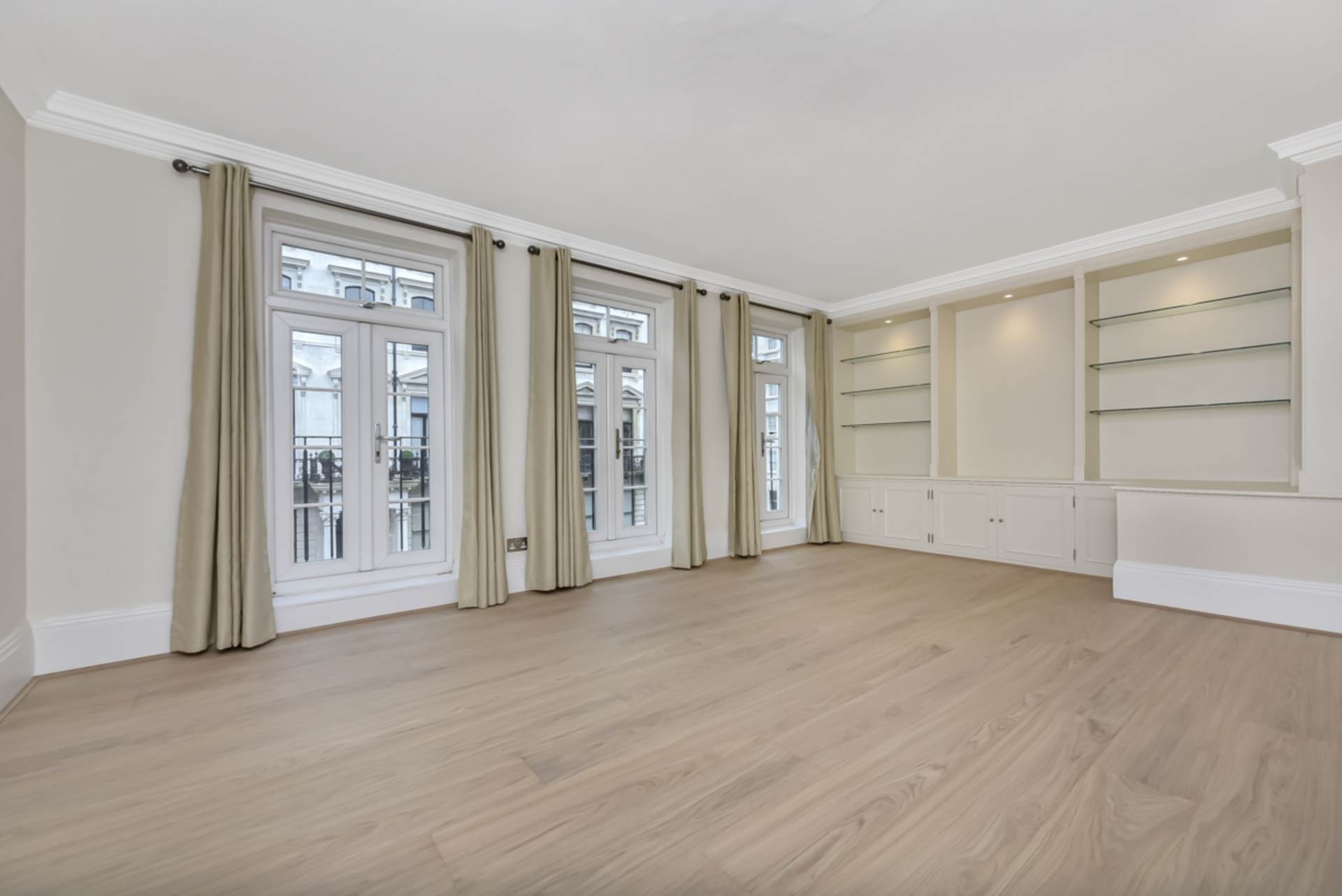 Moncorvo Close, Knightsbridge SW7, Image 3