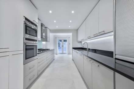 Moncorvo Close, Knightsbridge SW7, Image 10