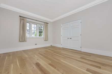 Moncorvo Close, Knightsbridge SW7, Image 8