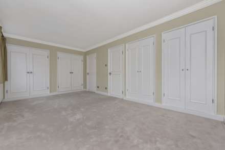 Moncorvo Close, Knightsbridge SW7, Image 9