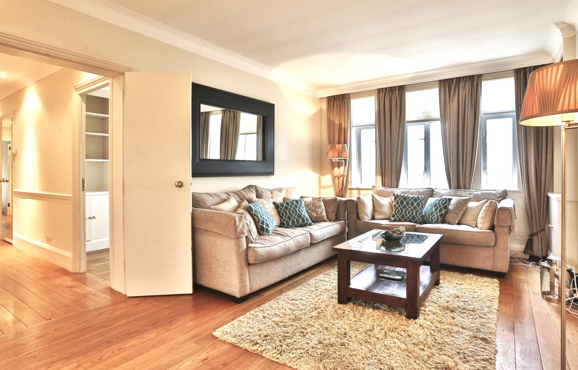 Leonard Court, Edwardes Square, Kensington W8, Image 1