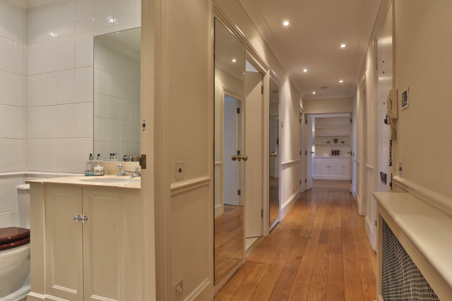 Leonard Court, Edwardes Square, Kensington W8, Image 12