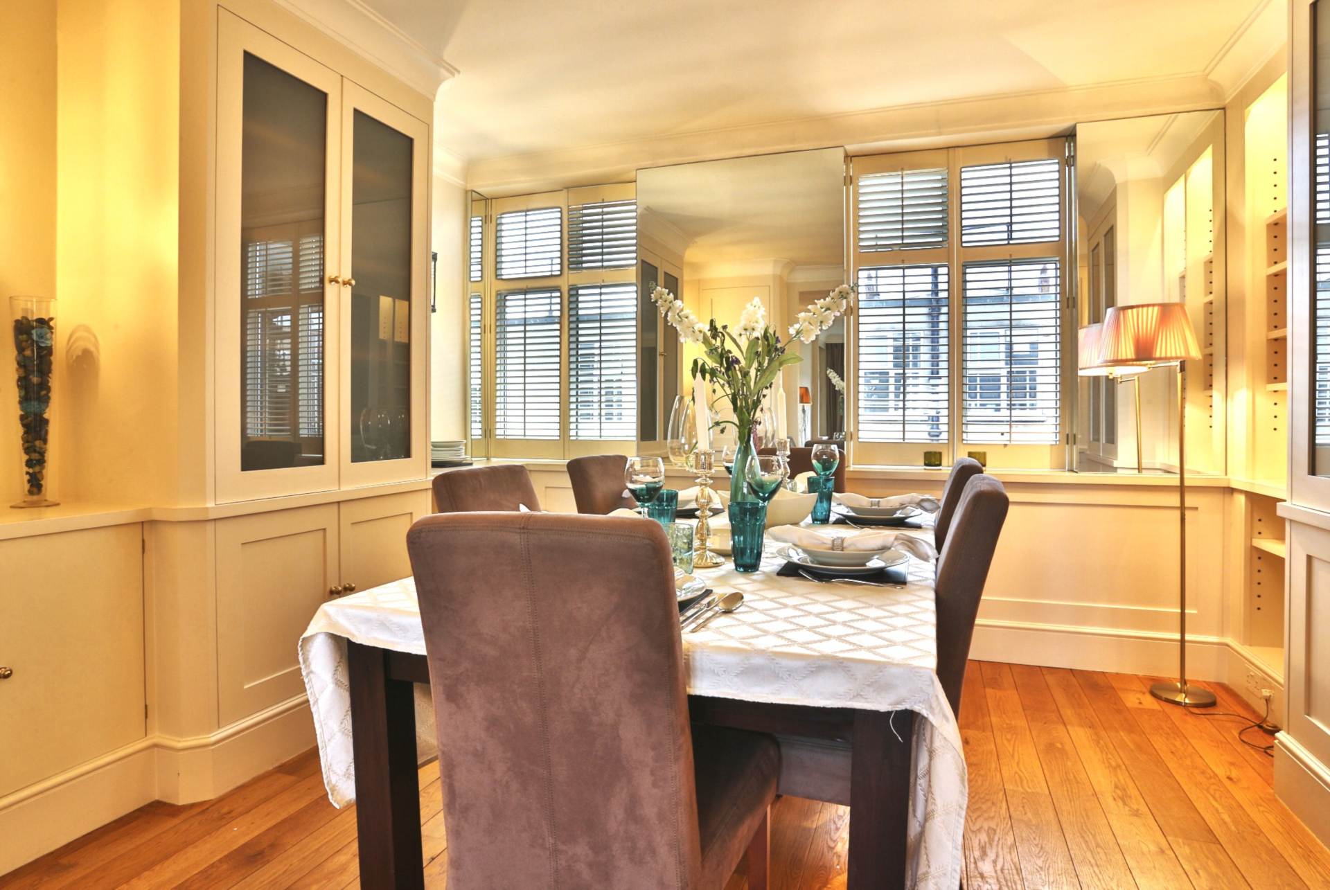 Leonard Court, Edwardes Square, Kensington W8, Image 3